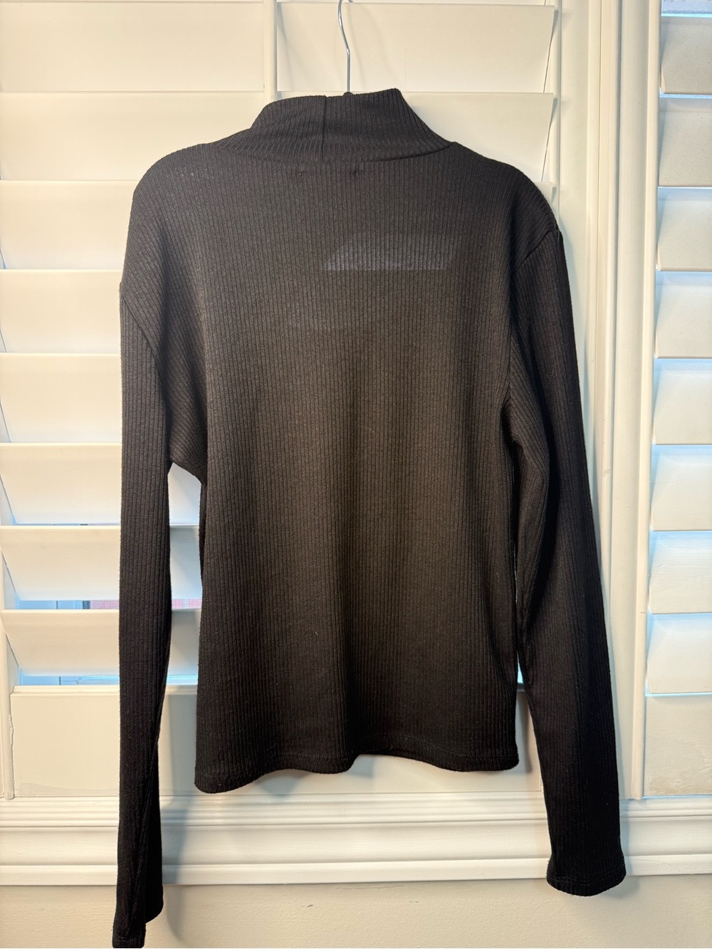Suzy Shier Black Ribbed Mock Neck Top - Picture 4 of 4